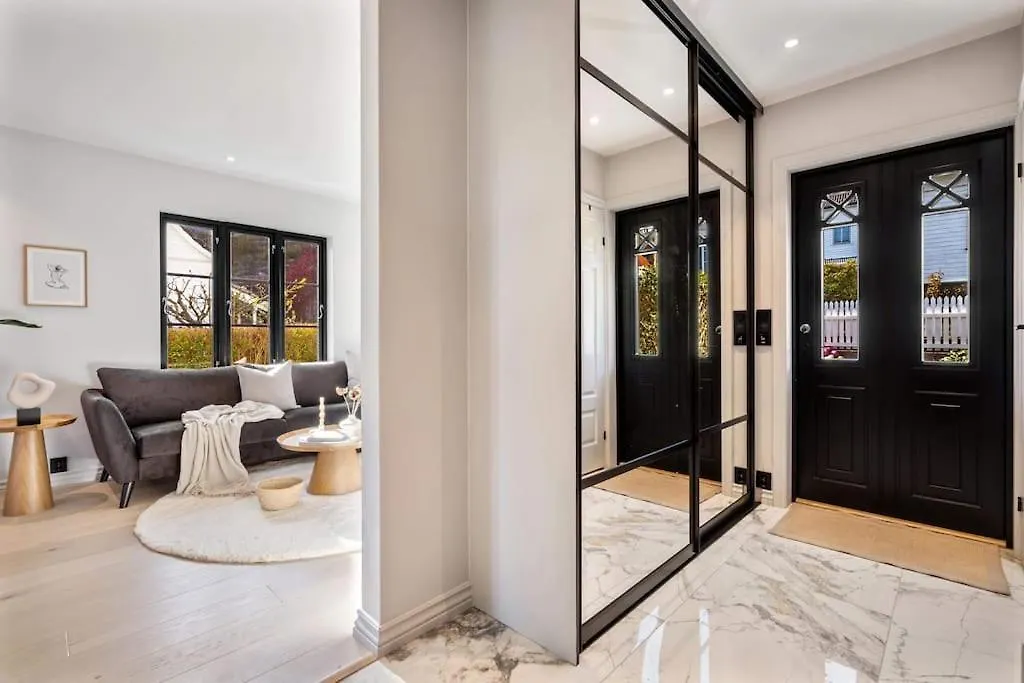 Appartement Moderne Bergenshus Med Privat Hage Og Parkering