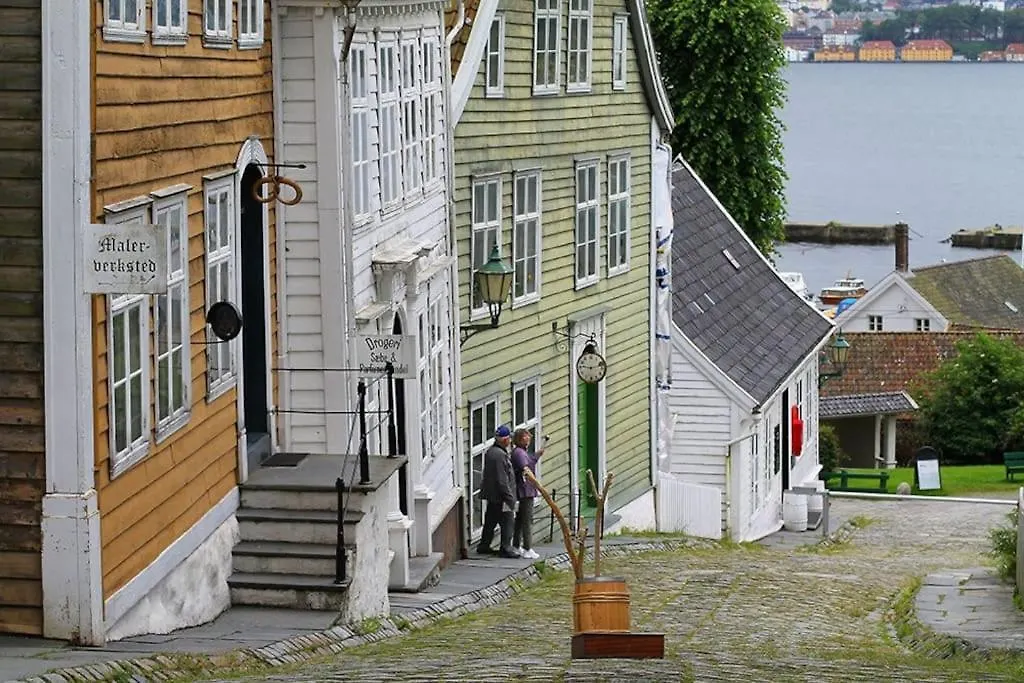 Ferienwohnung Moderne Bergenshus Med Privat Hage Og Parkering Apartment Bergen