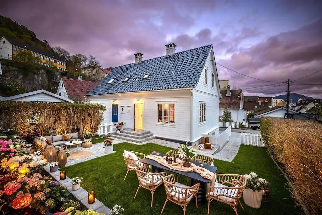 Ferienwohnung Moderne Bergenshus Med Privat Hage Og Parkering 0*, Bergen