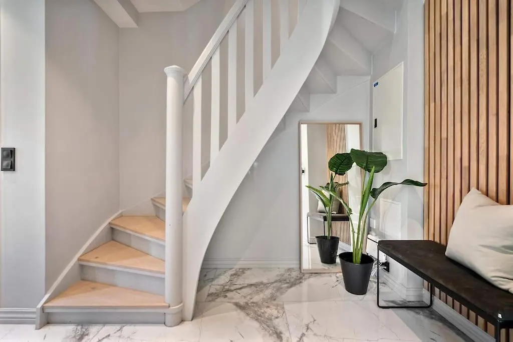 Ferienwohnung Moderne Bergenshus Med Privat Hage Og Parkering Apartment
